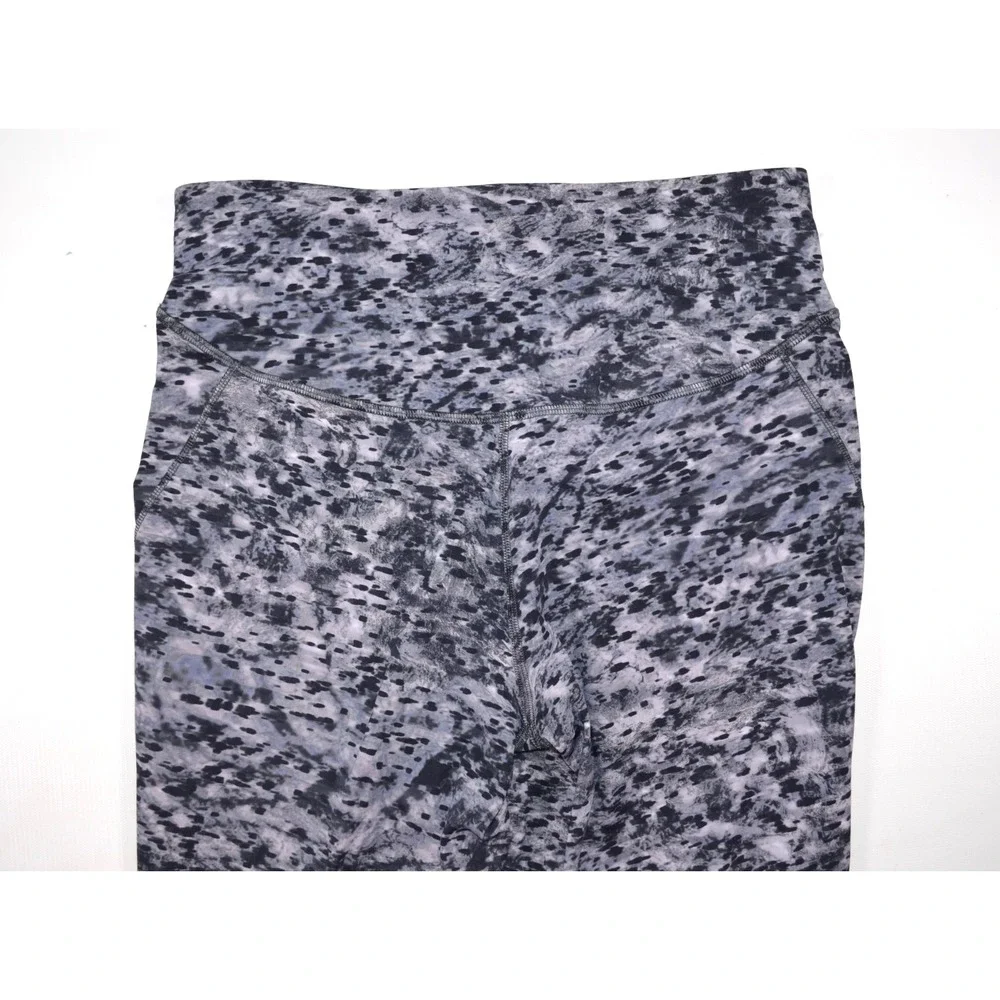 Lululemon Leggings Women's Size‎ 8 Black & Gray Camouflaged  Inseam 23